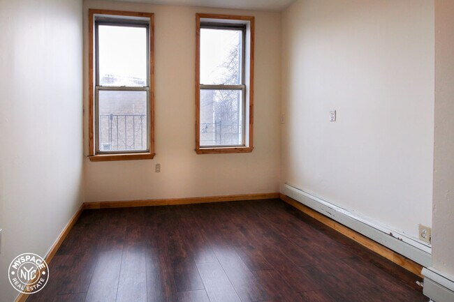 Building Photo - 221 Knickerbocker Ave