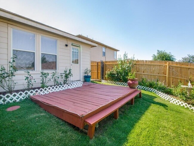Building Photo - 3820 Bandera Ranch Rd
