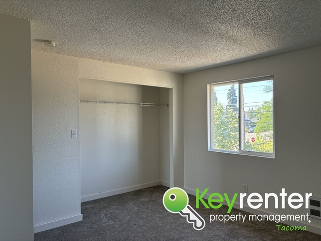 Building Photo - Recently Renovated Tacoma Home