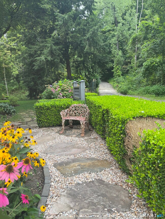 Building Photo - 21 Old Mill Rd