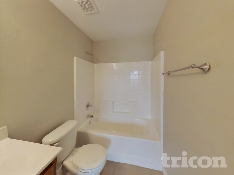 Building Photo - 437 Creek Bend Dr