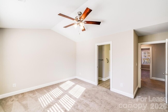 Building Photo - 604 W 8th St