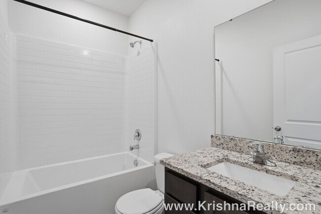 Building Photo - Lovely 5 BD | 3 BA | Loft | Main-Level Suite | 2,376 SF | Corner Lot | Riverside Estates