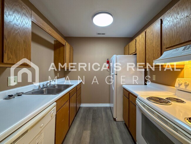 Building Photo - Lovely 2 Bed, 2 Bath Townhome for Rent in Montevallo, AL! View with 48 Hours Notice!