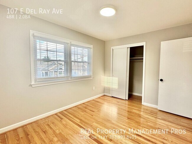 Building Photo - 107 E Del Ray Ave