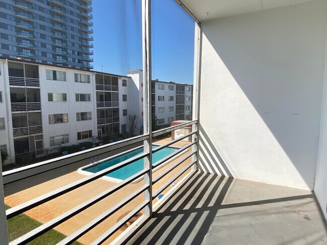 Building Photo - 4500 N Flagler Dr