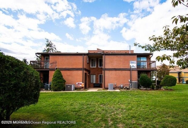 Building Photo - 5 Newport Ct