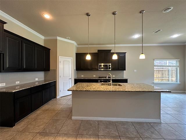 Building Photo - 2010 Sorrento Ln