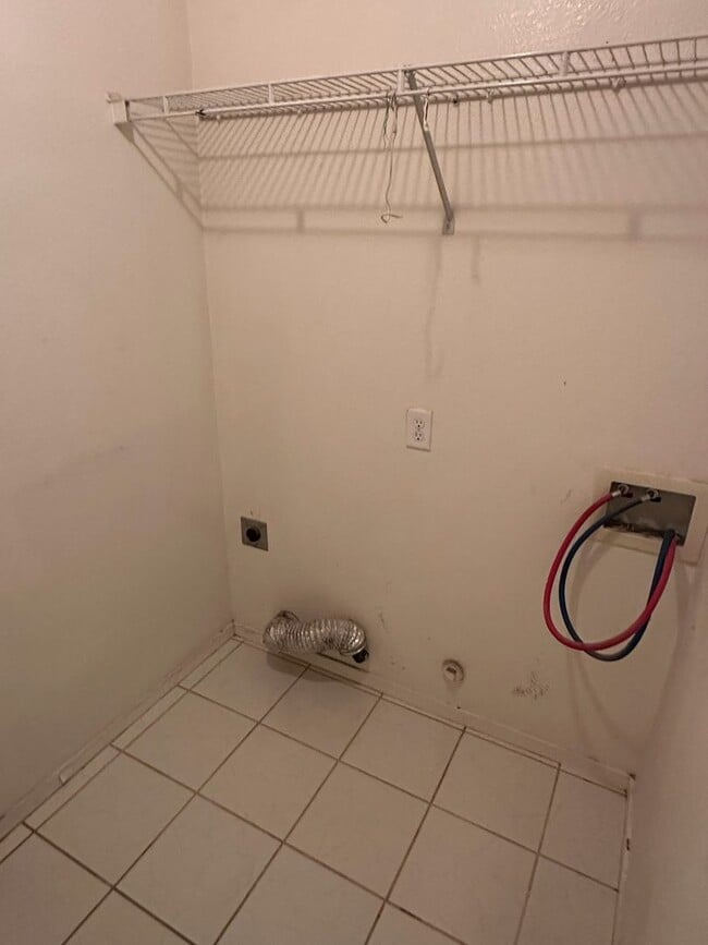 Building Photo - 4018 W Elowin Ct