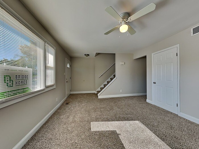 Building Photo - 657 Shore Dr