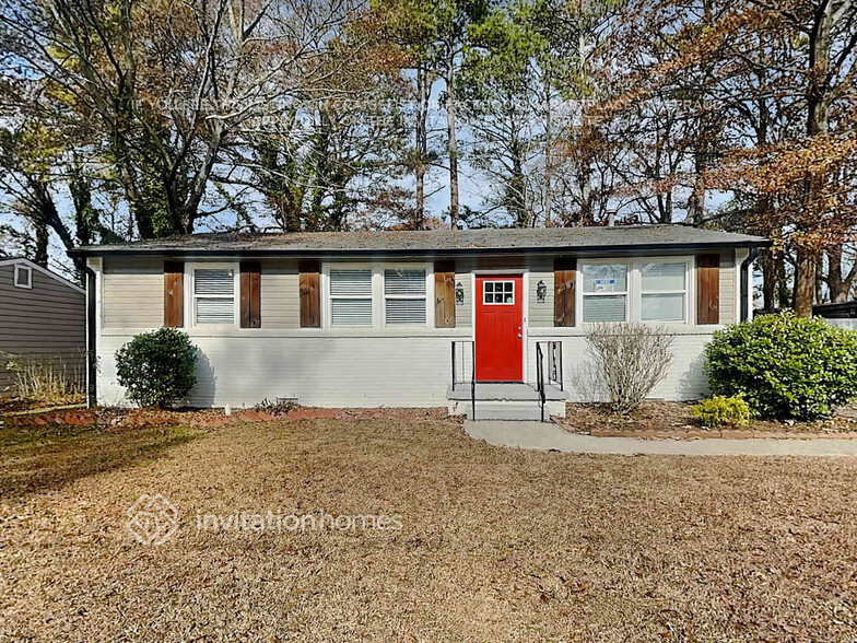 Primary Photo - 392 Belgarde Pl SE