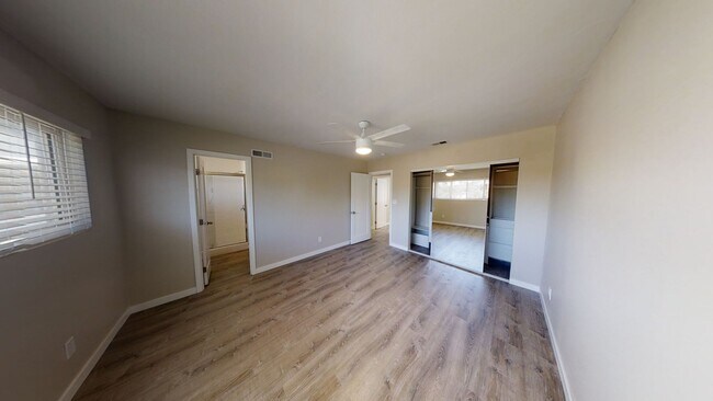 Building Photo - Newly Remodeled 4BD/2BA