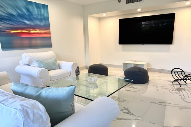 Building Photo - 2580 S Ocean Blvd