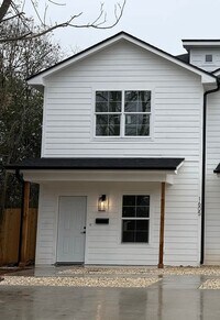 Building Photo - Housing Accepted