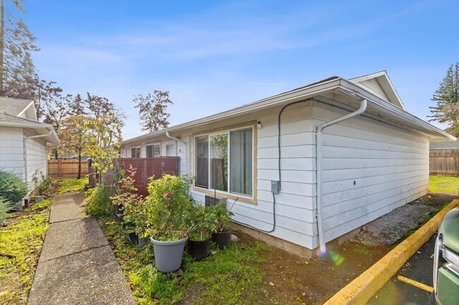 Interior Photo - Lincoln Court