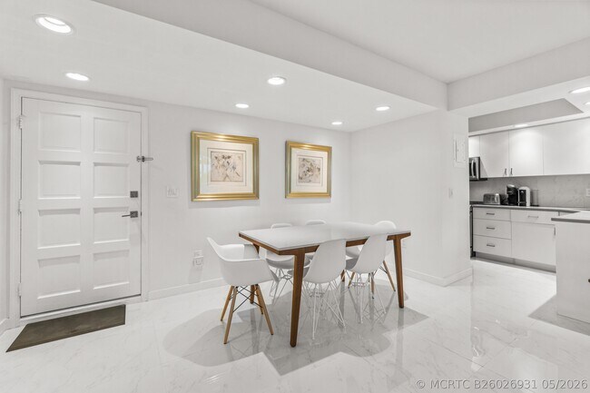 Building Photo - 2780 S Ocean Blvd