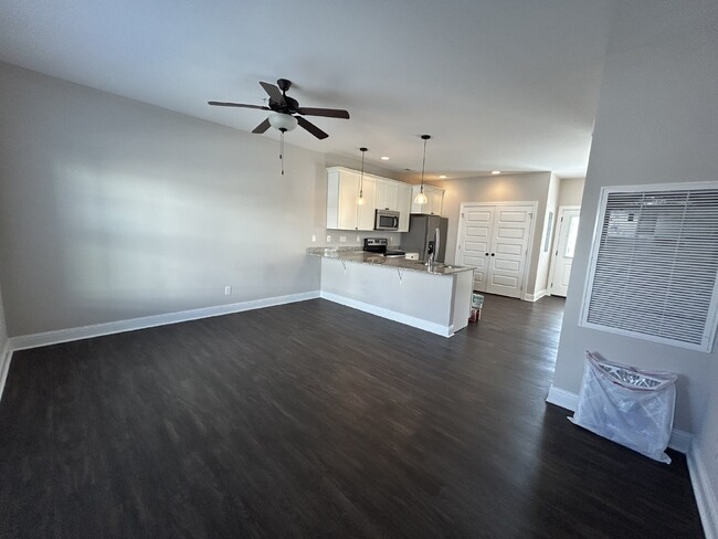 Building Photo - 2BD 2.5BA TOWNHOME FOR RENT NOW