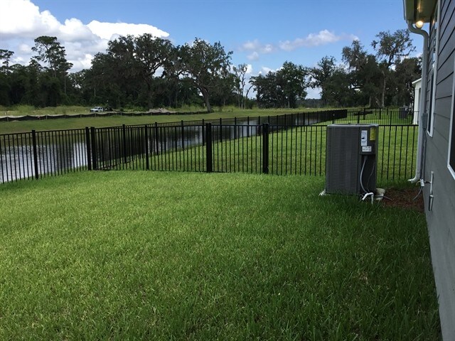 Building Photo - 3080 Creek Village Ln