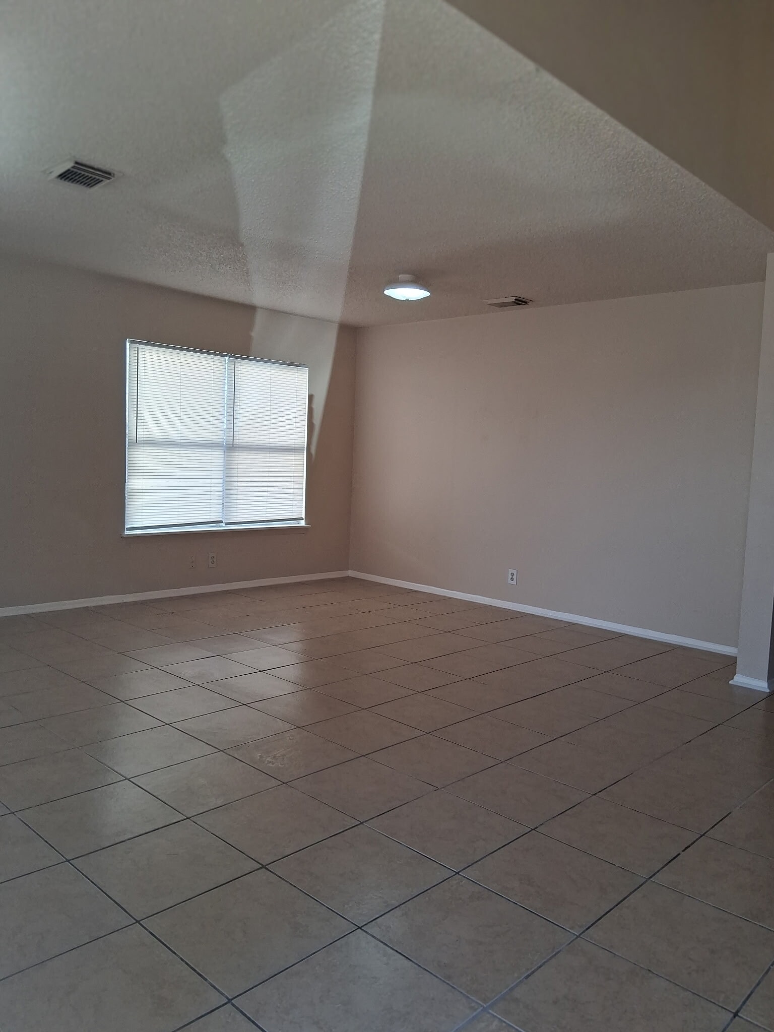 Building Photo - 874 Fillmore Dr