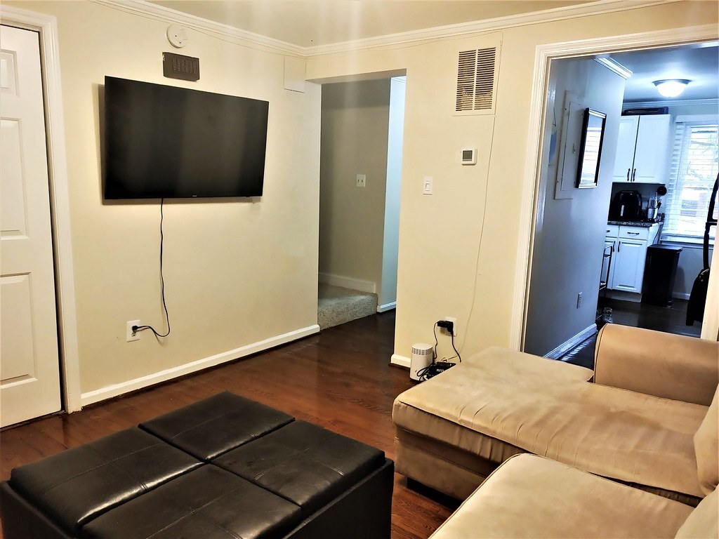 Building Photo - 1122 N Utah St