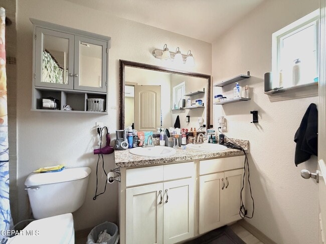 Building Photo - 3856 Loma Cortez Dr