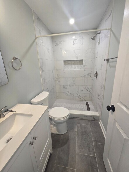 Building Photo - 7339 Green Acres Dr