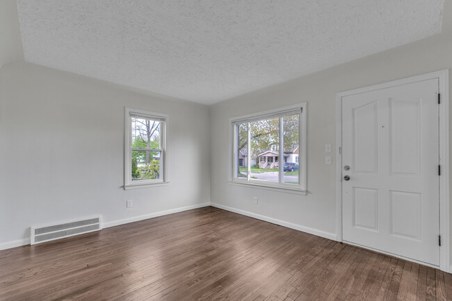Building Photo - 18333 Beechwood St