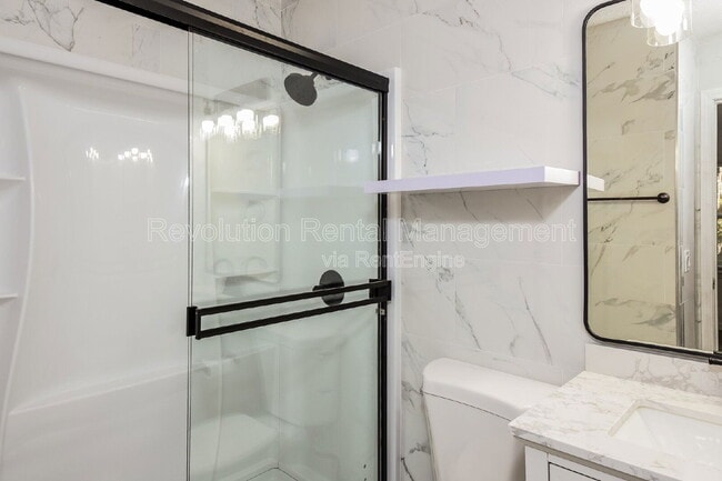 Building Photo - 1303 Sweet Pine Dr