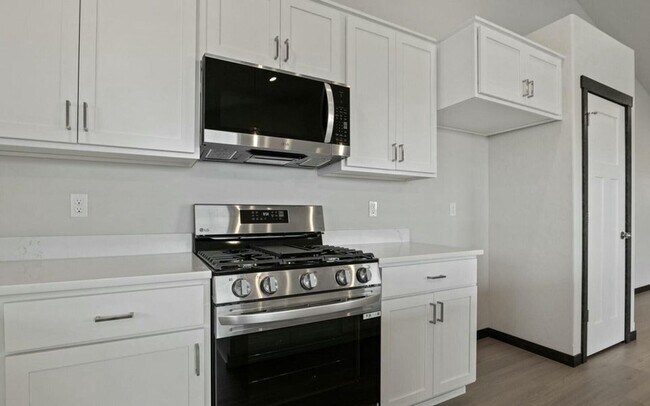 Building Photo - New Construction !