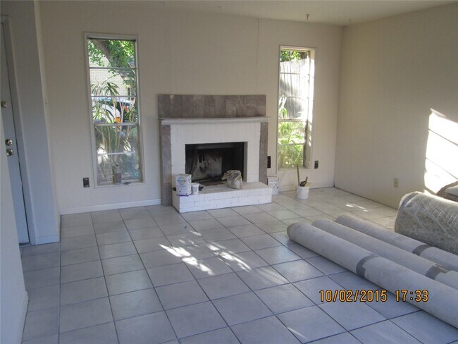 Building Photo - 10834 Sugar Hill Dr