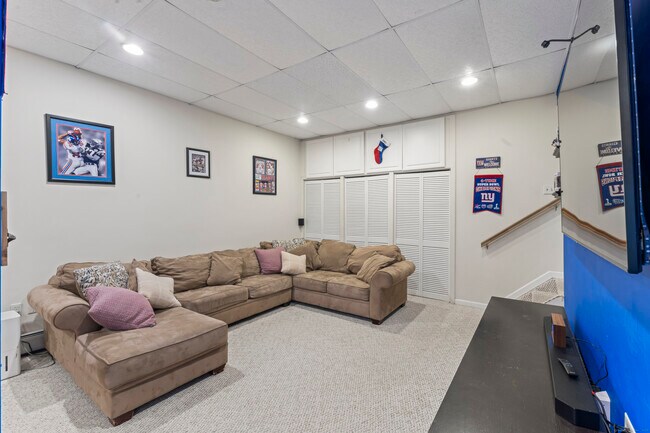 Building Photo - 17 Raven Crest Dr