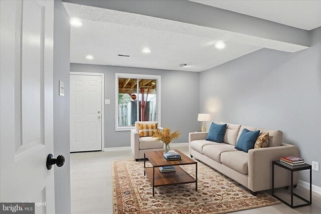 Building Photo - 8418 White Feather Ct