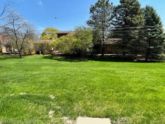 Building Photo - 116 E Hickory Grove Rd
