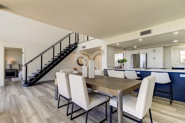 Building Photo - 500 N Osceola Ave