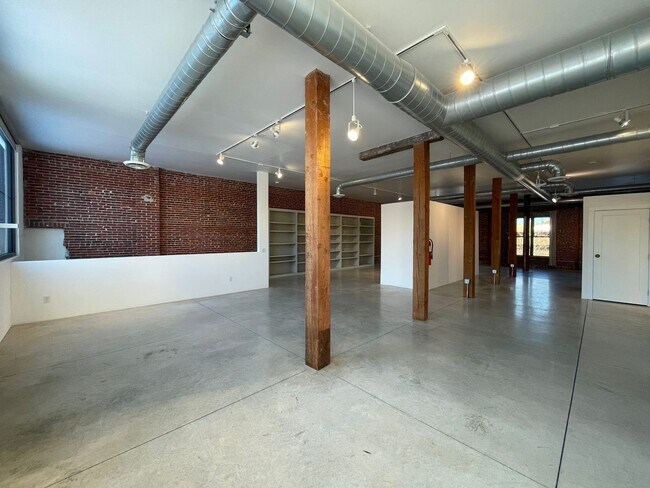 Building Photo - 54 Old Granite St