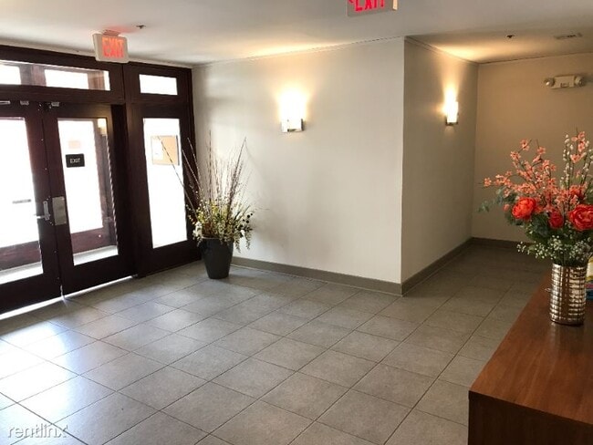 Building Photo - 523 2nd Ave