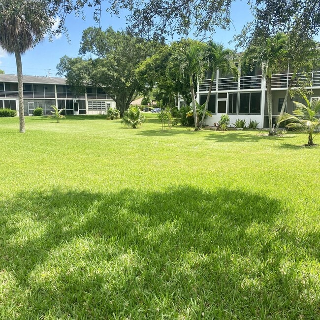 Building Photo - 286 Tilford N