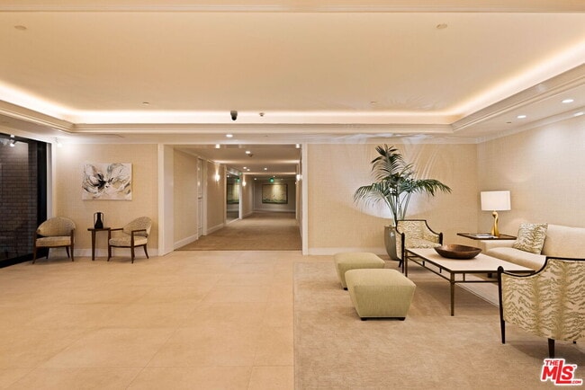 Building Photo - 300 N Swall Dr