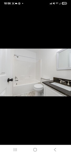 Building Photo - 610 Bingham St