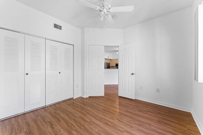 Building Photo - 310 Crestwood Cir