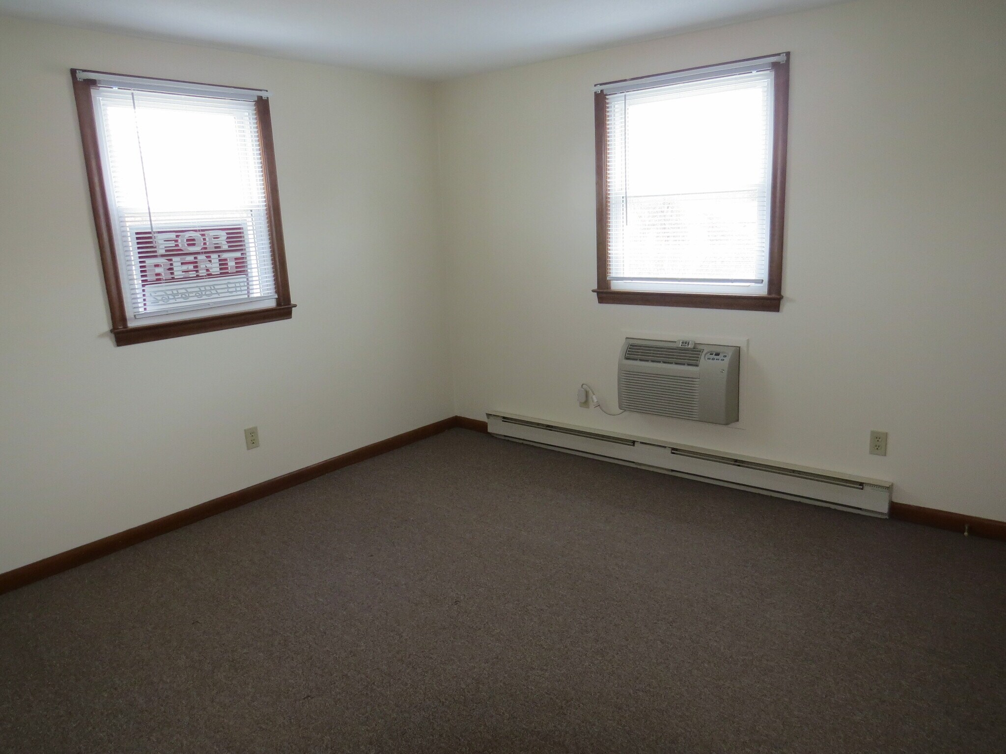 Building Photo - 469 Corey St