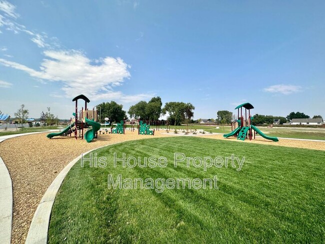 Building Photo - 3904 Pinnacles Ct