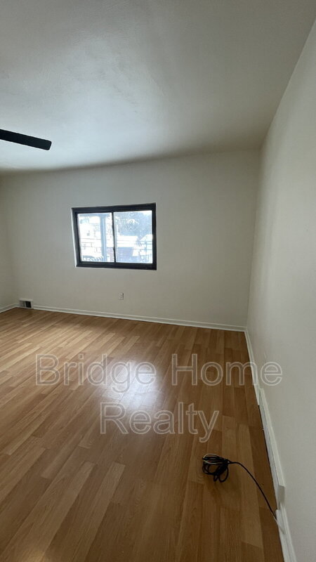 Building Photo - 319 N Balph Ave