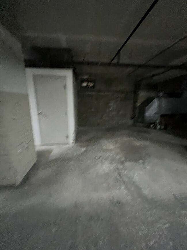 Building Photo - 413 N 2nd St