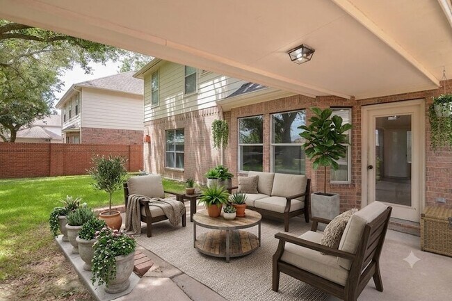 Building Photo - 2515 Lansing Cir