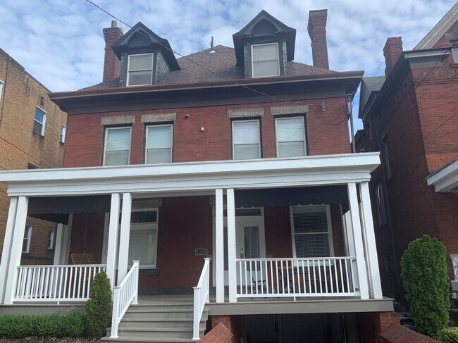 Building Photo - 5931 Walnut St