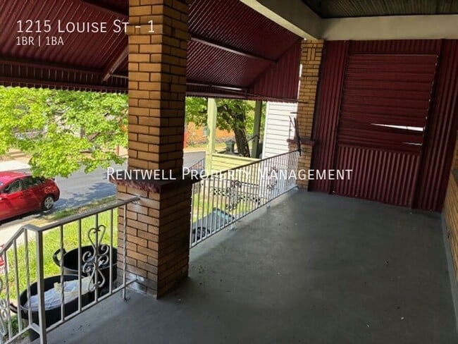 Building Photo - 1215 Louise St