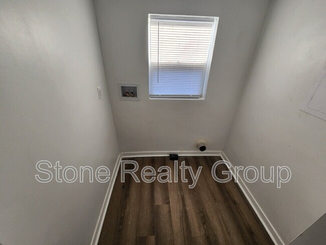 Building Photo - 28 S 13th 1/2 St