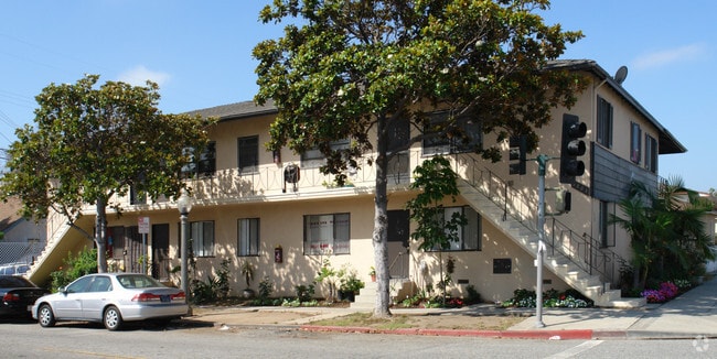 Building Photo - 10878 Venice / 3801 Girard