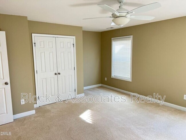 Building Photo - 936 Bentbury Way
